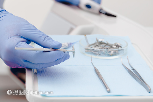 牙科器械 口腔醫(yī)生的得力助手與日?？谇恍l(wèi)生用品